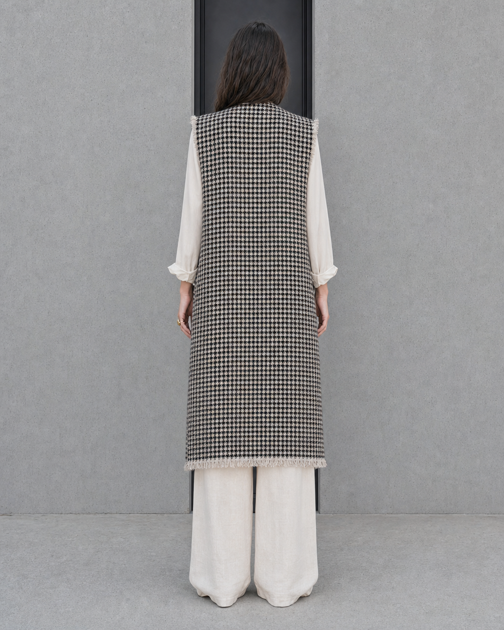 Elegant Black And Ivory Tweed Check Sleeveless Fringe-Trim Longline Vest MVA001470AA